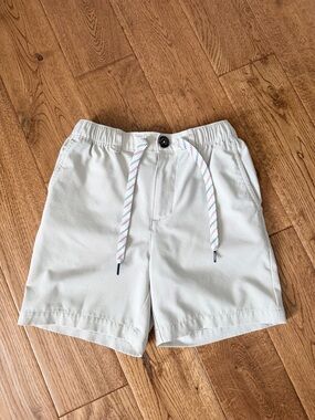 Chubbies Everywear Performance Khakinators Shorts Youth Size Small Khaki Tan